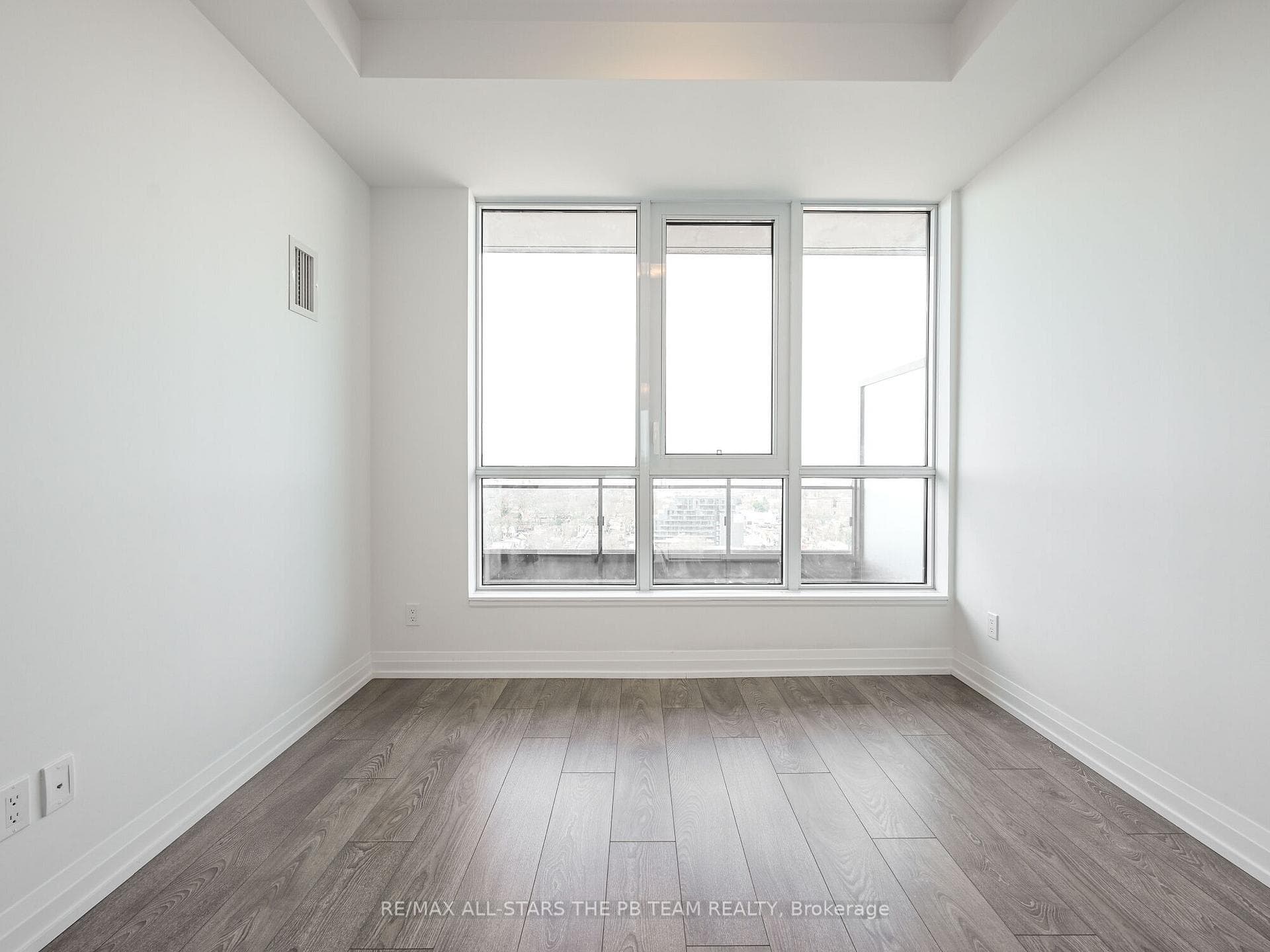 286 Main Street Unit 1810 photo 9