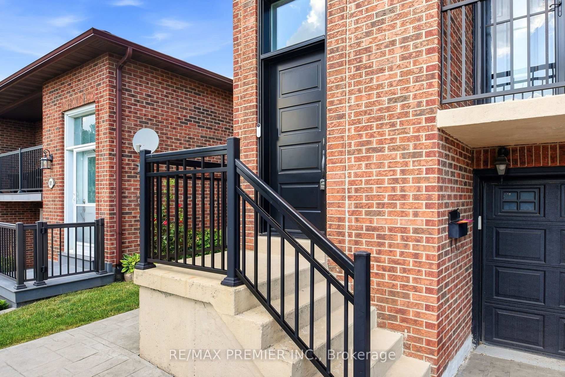 21 Avon Crescent photo 5