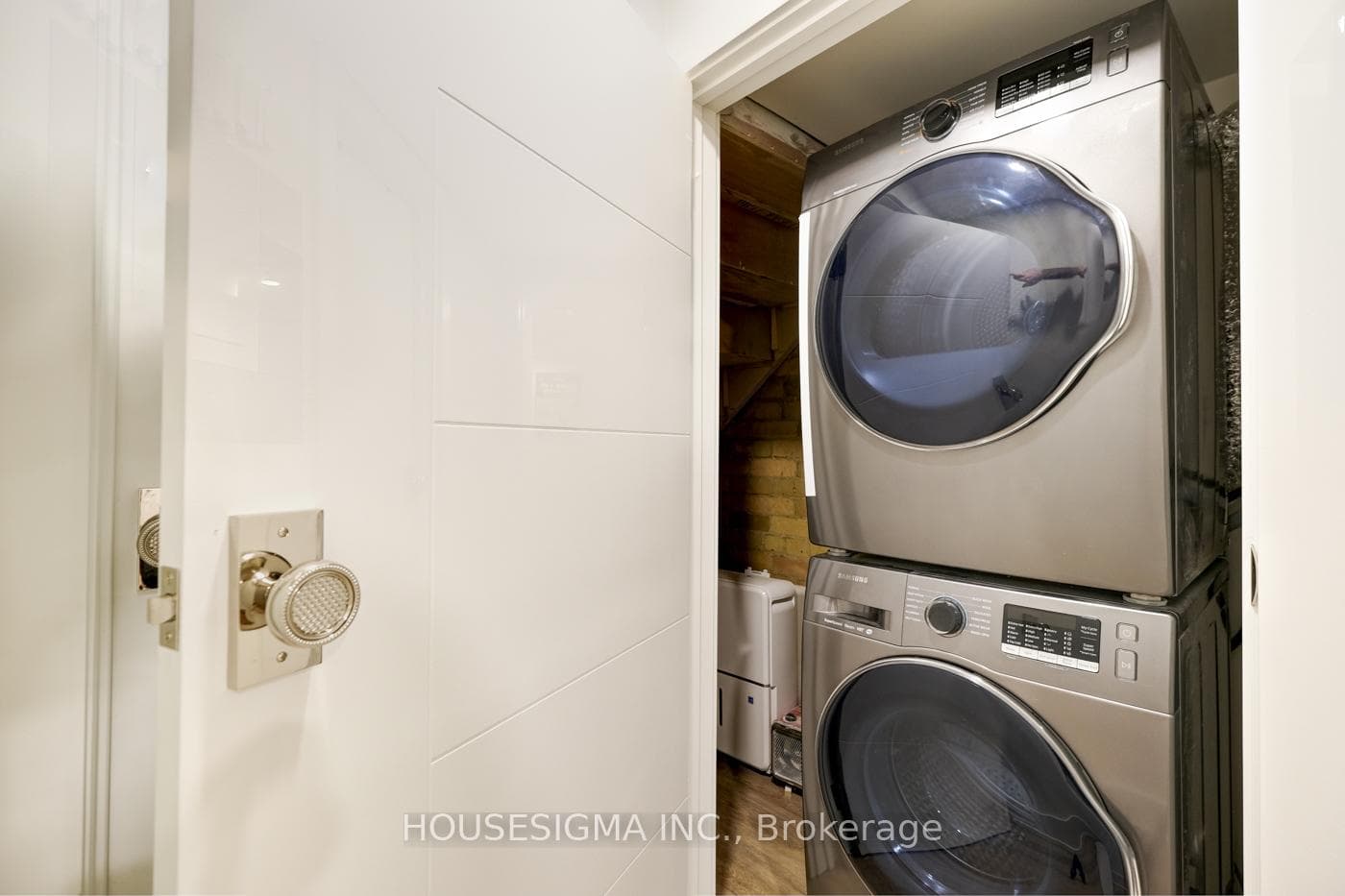 274 Roxton Road Unit Lower photo 8