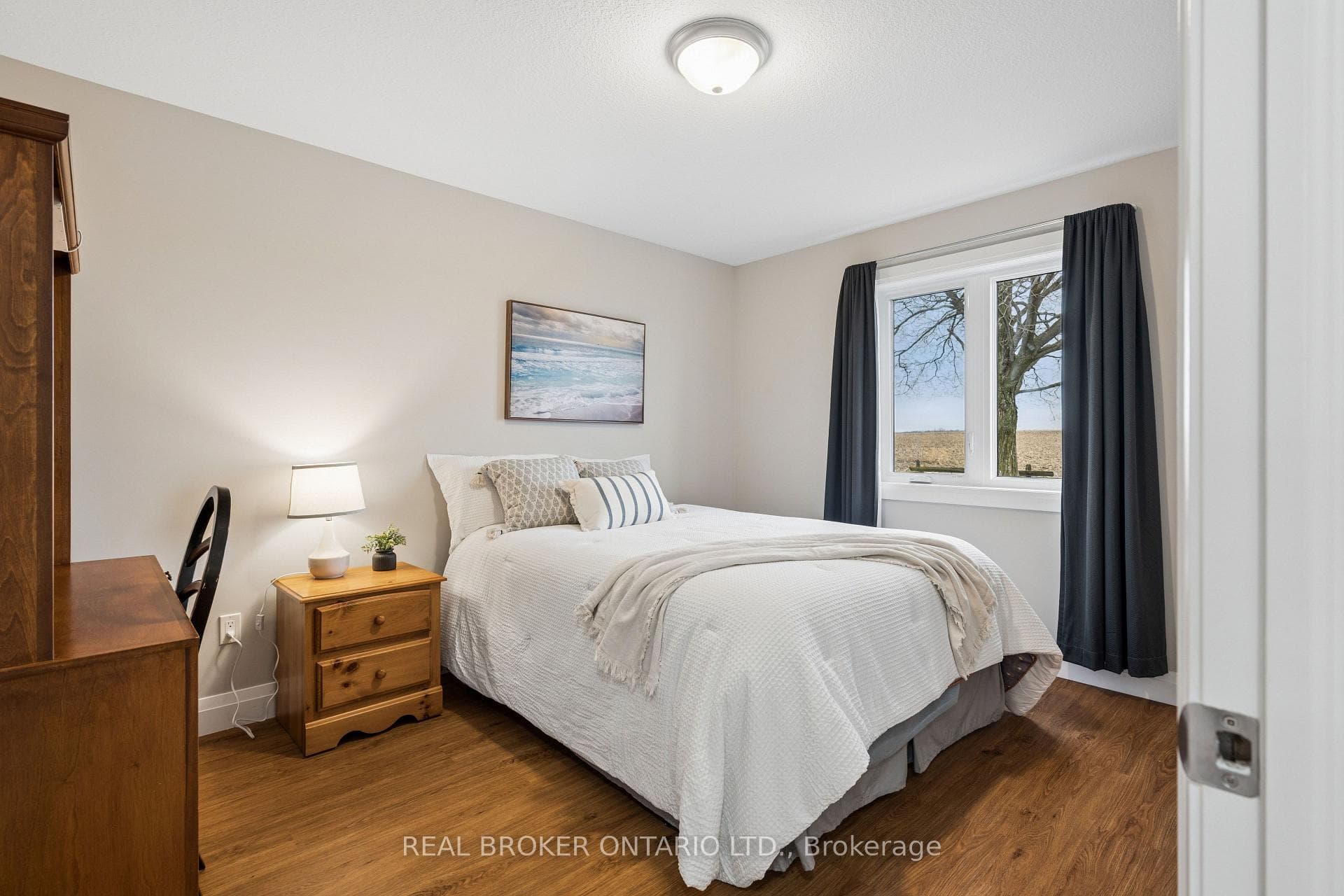 480 Grand Trunk Street photo 19