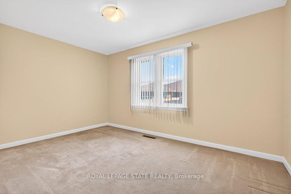 42 Evergreen Avenue photo 18
