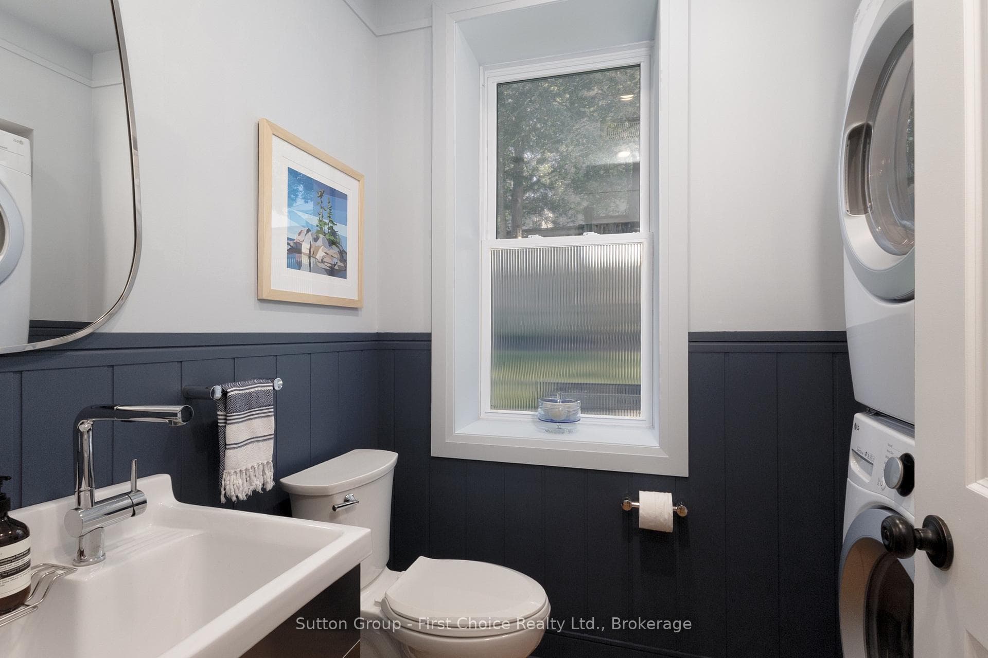 293 Wellington Street photo 15