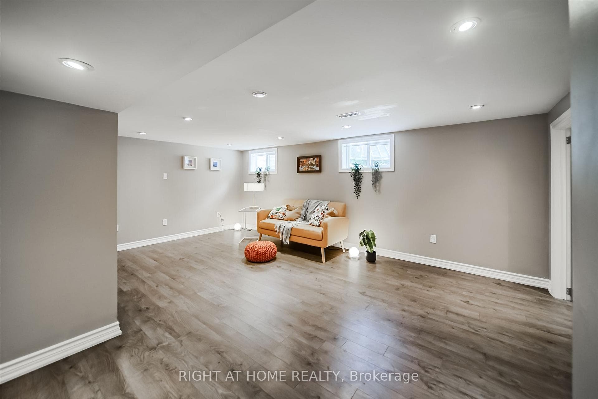 388 Lark Avenue photo 30