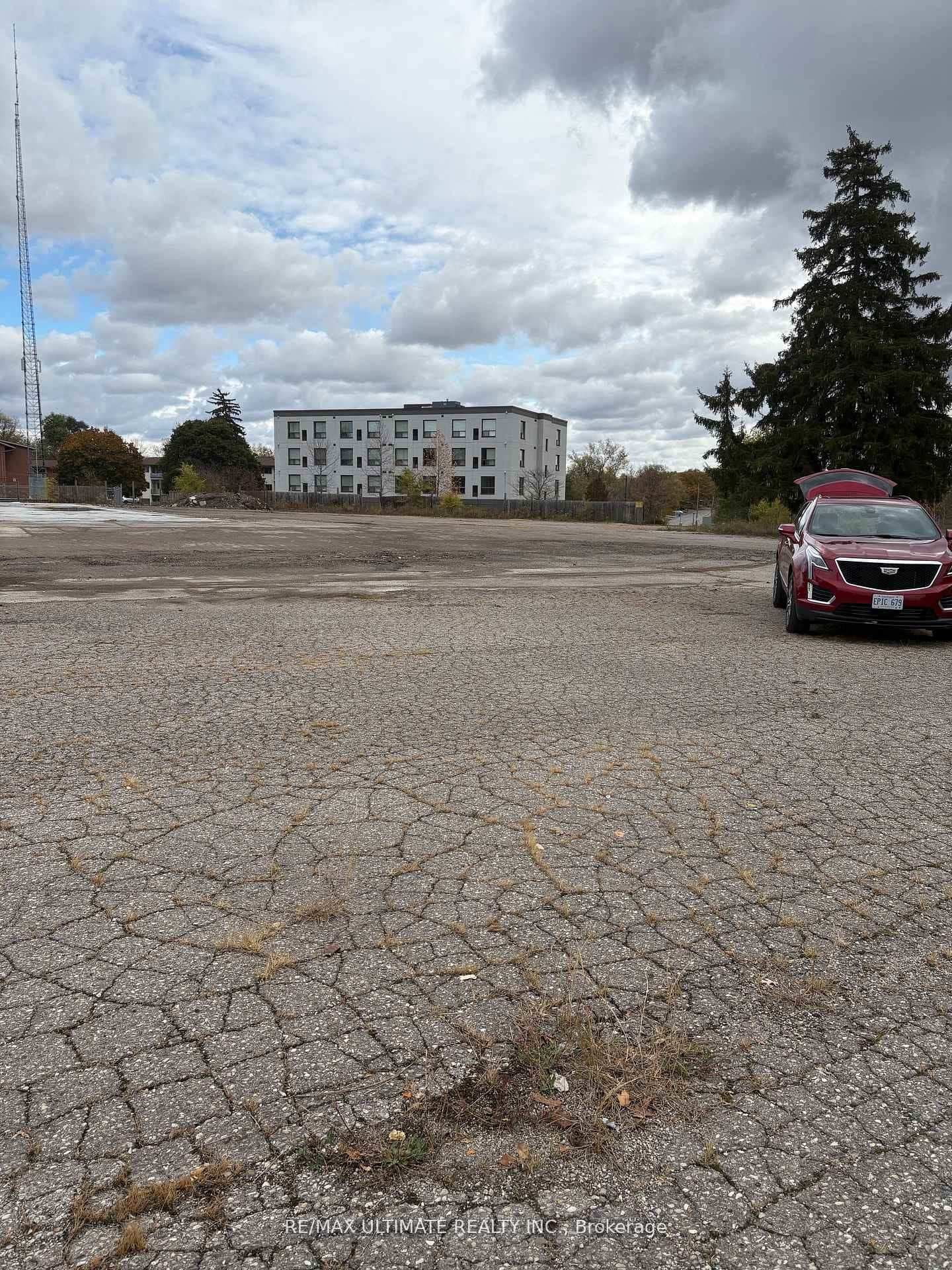 1154 Hamilton Road photo 3