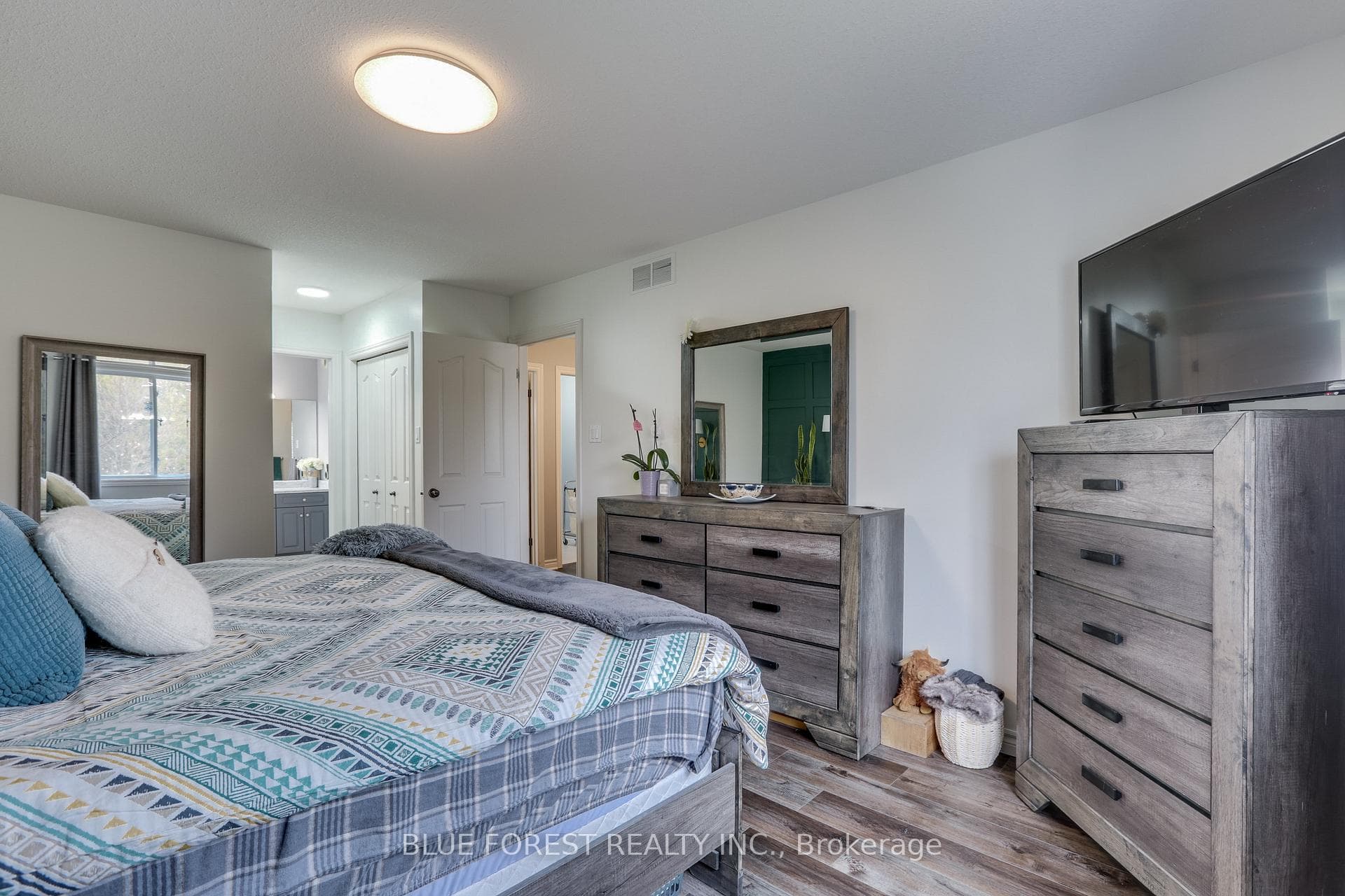 20 Turnberry Drive photo 12