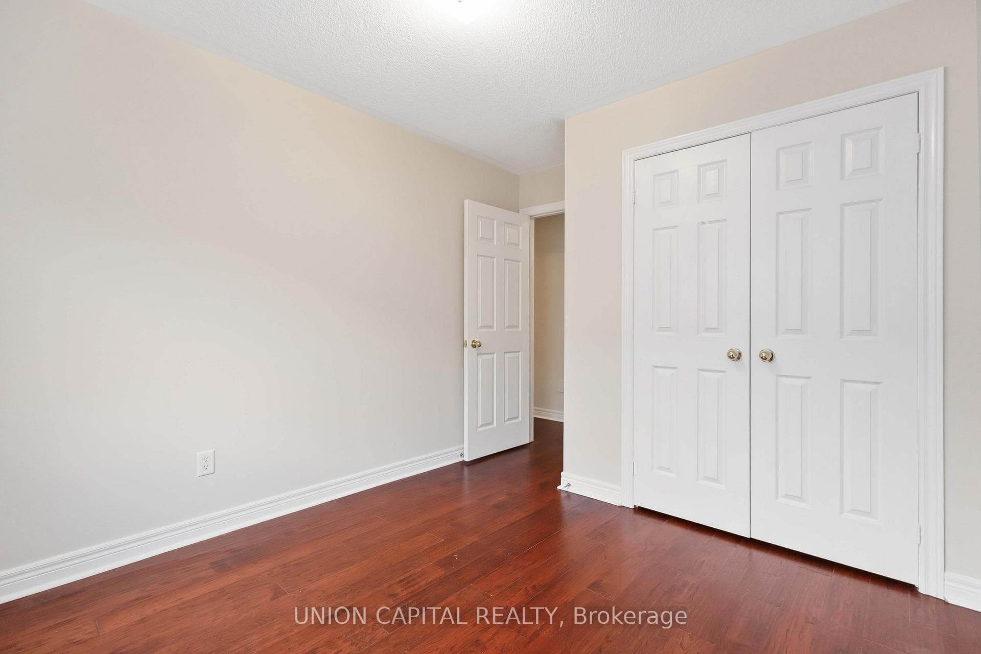 25 Maple Ridge Crescent photo 18