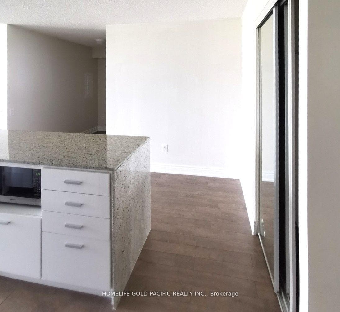 33 Singer Court Unit 712 photo 10