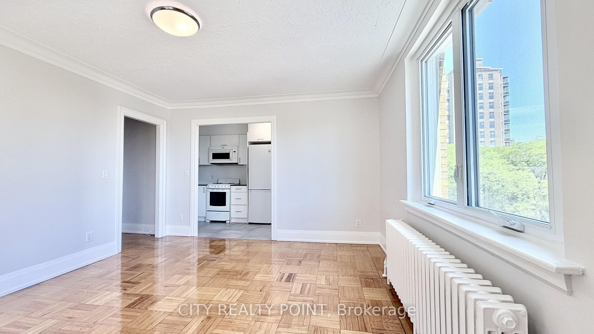 398 Avenue Road Unit 521 photo 4