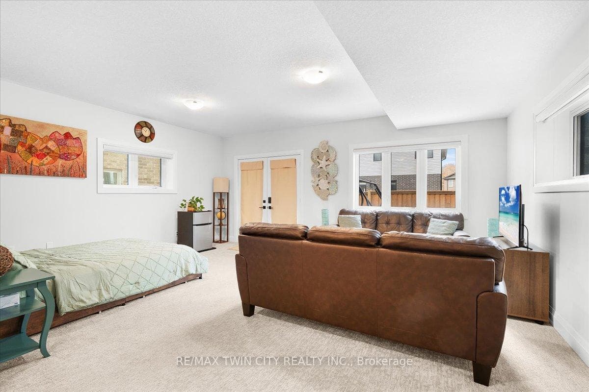 657 Benninger Drive photo 37