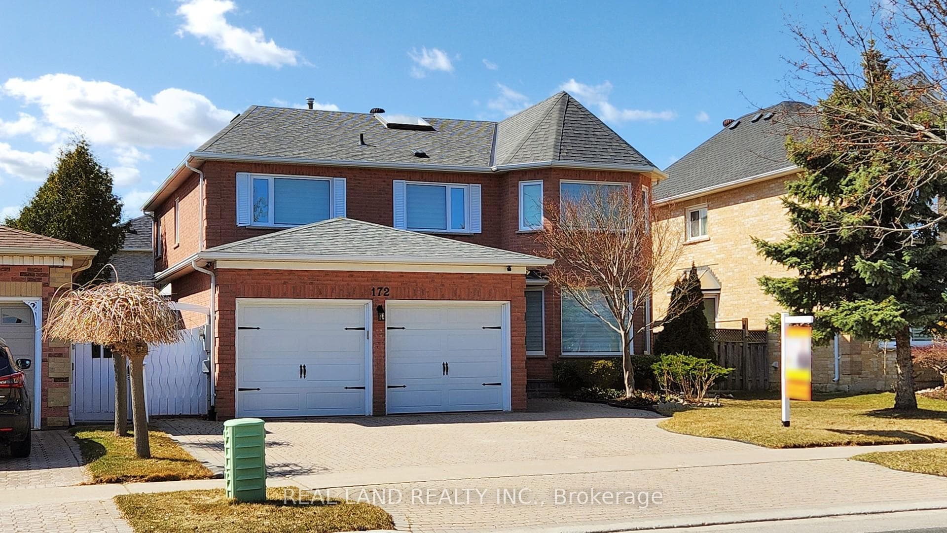 172 Manhattan Drive photo 2
