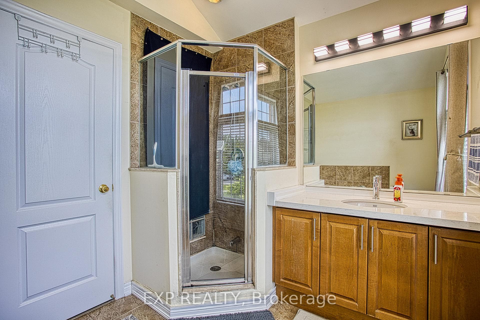 206 Springstead Avenue photo 21