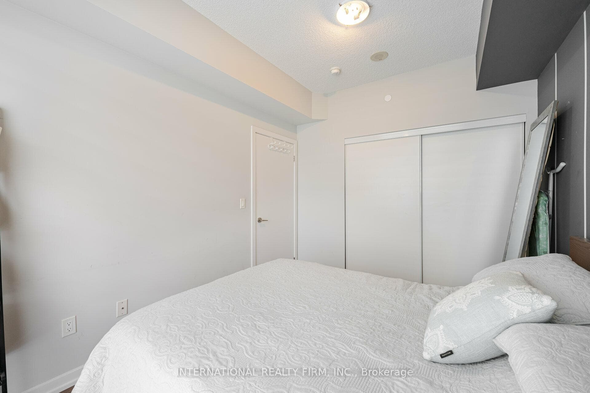 52 Forest Manor Road Unit 303 photo 12