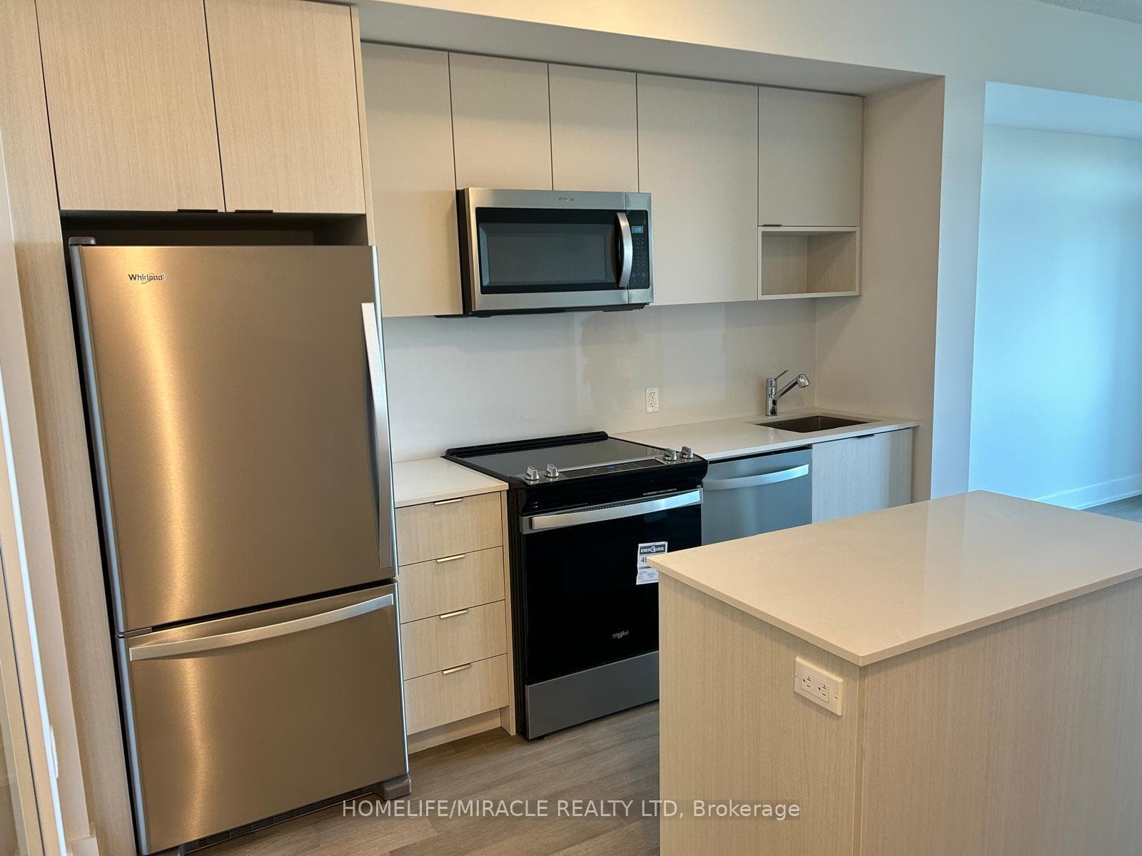 202 Burnhamthorpe Road Unit 1110 photo 3