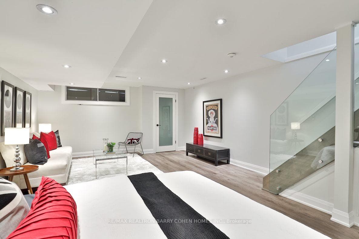 365 Harvie Avenue photo 21