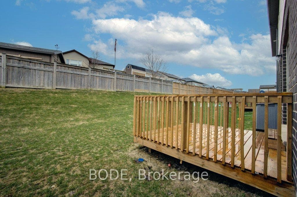 11 Rockcliffe Drive Unit 2 photo 24