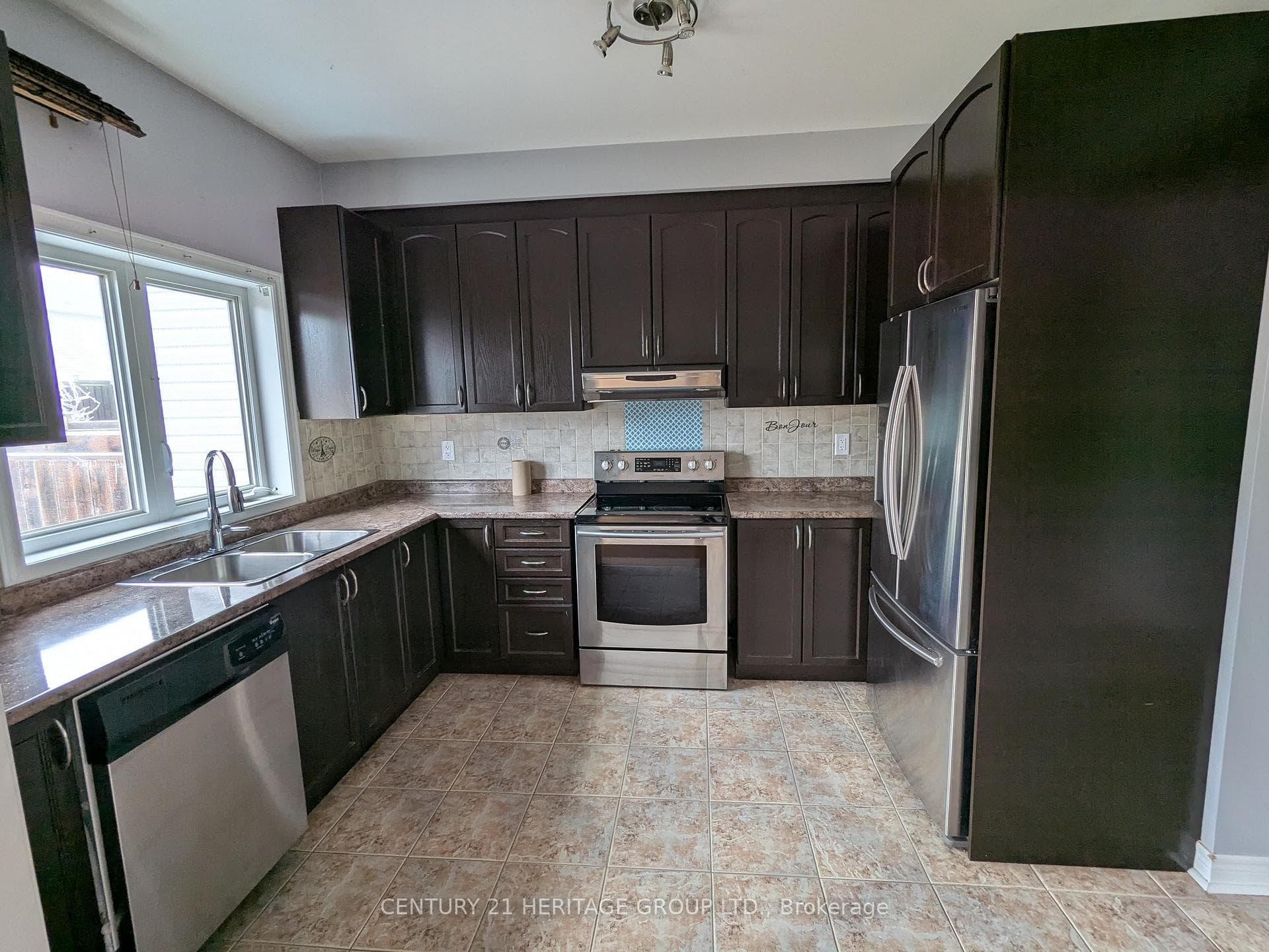 93 Pearcey Crescent photo 4