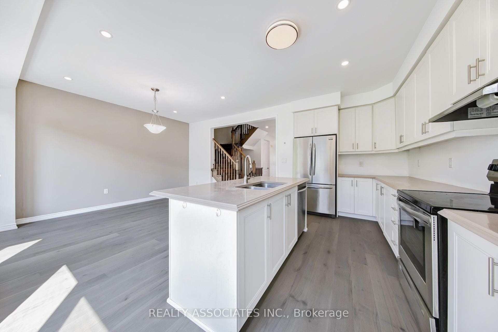 17 Vaudeville Drive photo 7