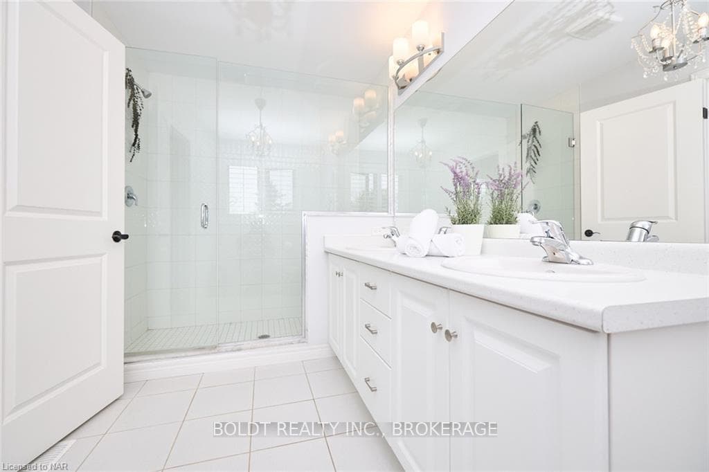 127 DENNIS Drive photo 24