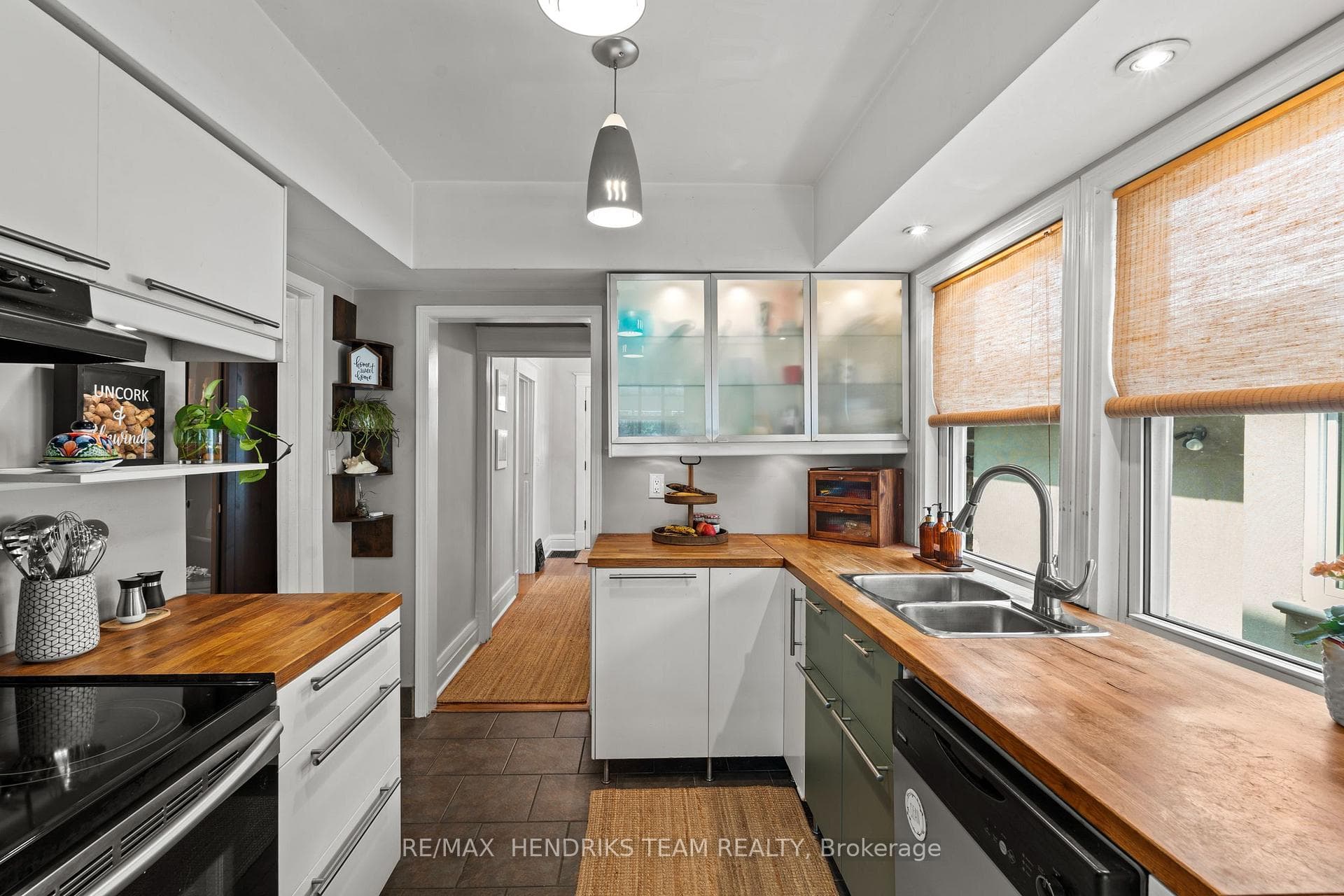 150 York Street photo 19