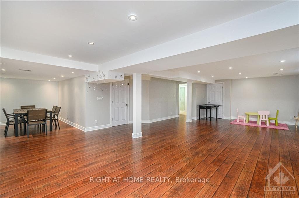 119 WHITESTONE Drive photo 23