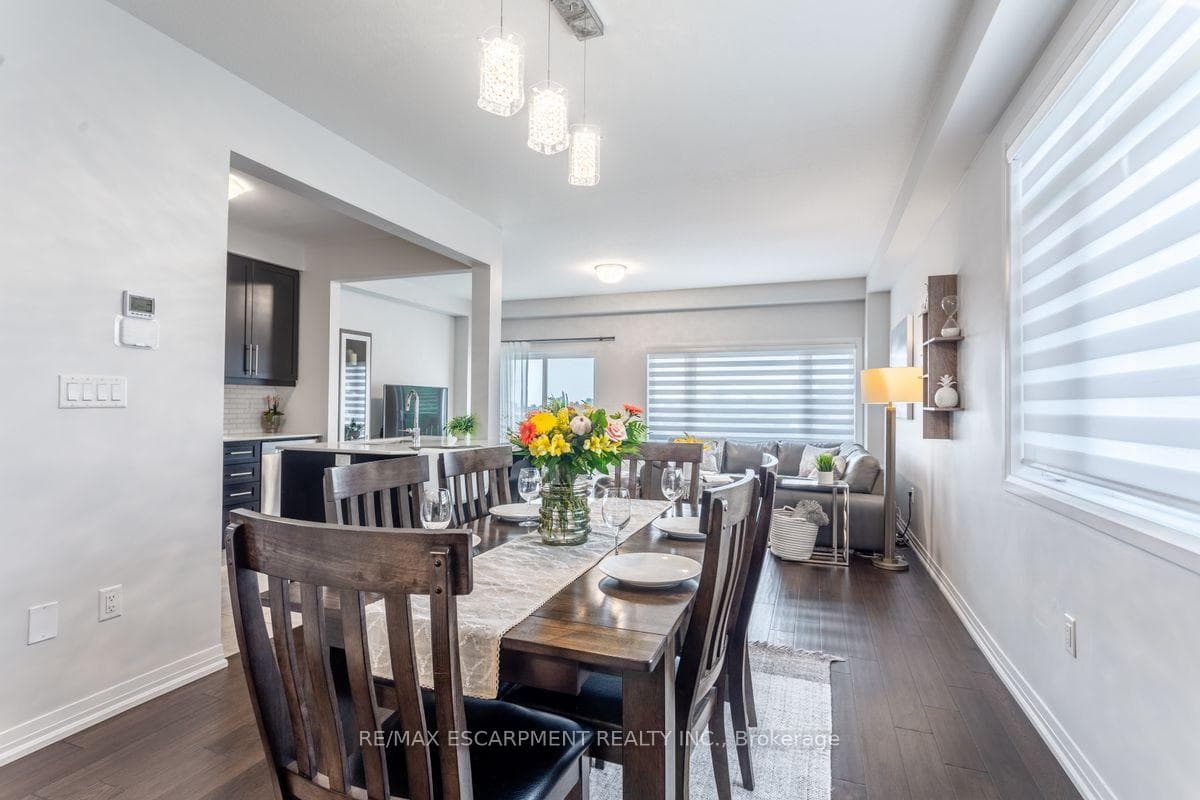 3995 Crown Street photo 13