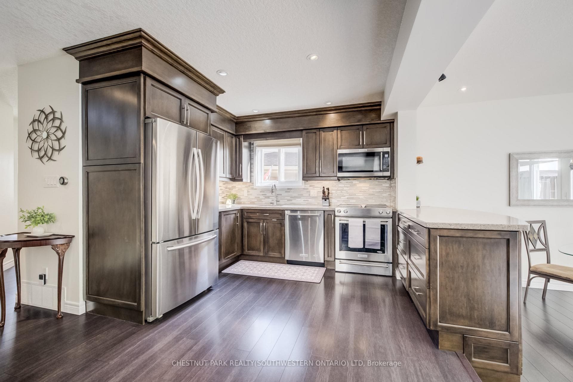 295 Oprington Place photo 8