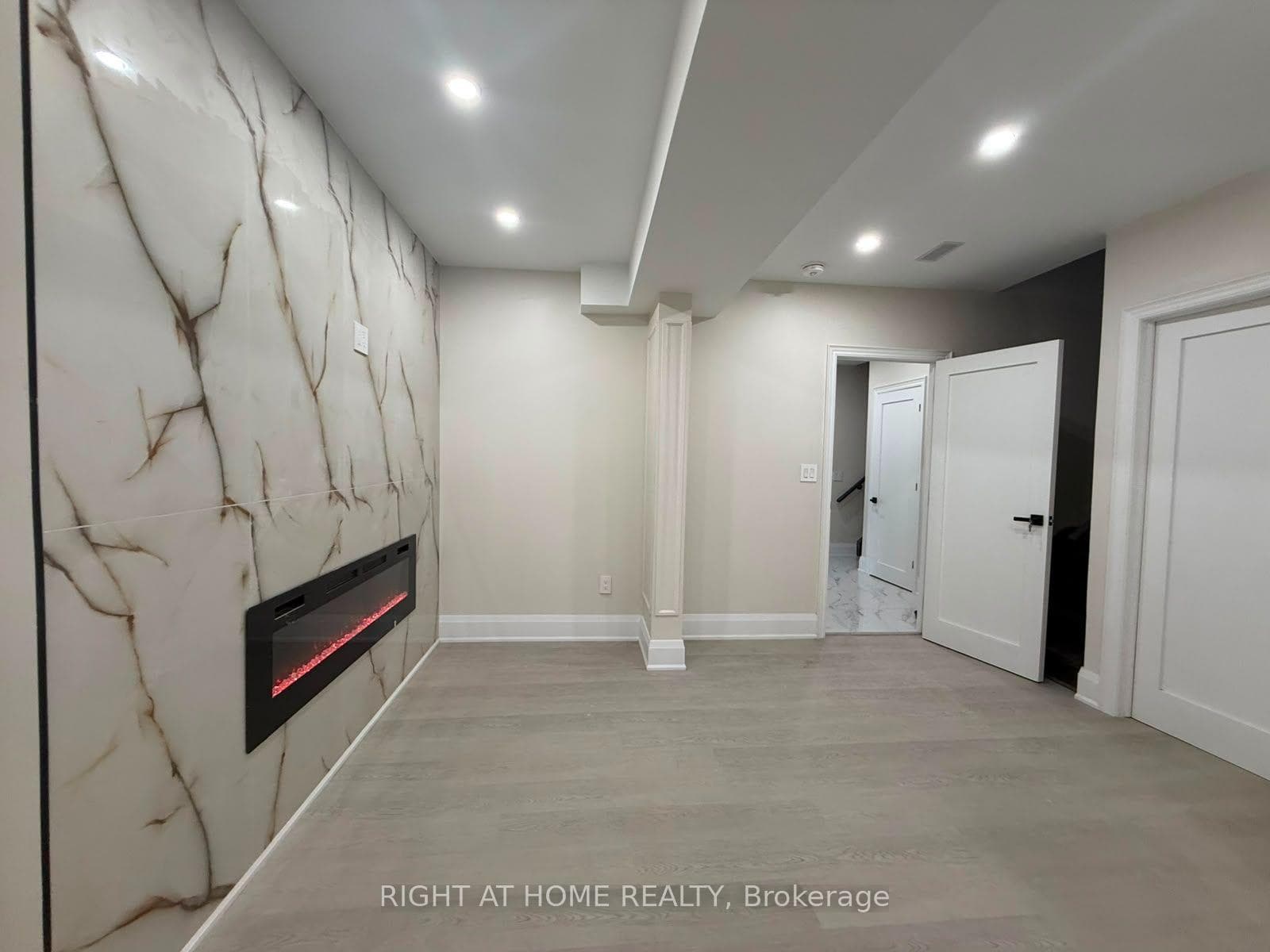 2 Chesney Crescent Unit A photo 5