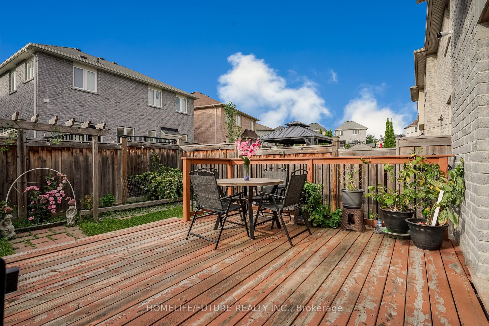 14 Mosely Crescent photo 48