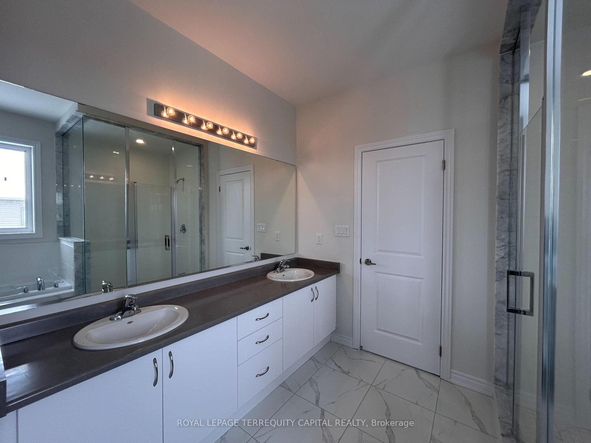 38 Prudhoe Terrace Unit Upper photo 14