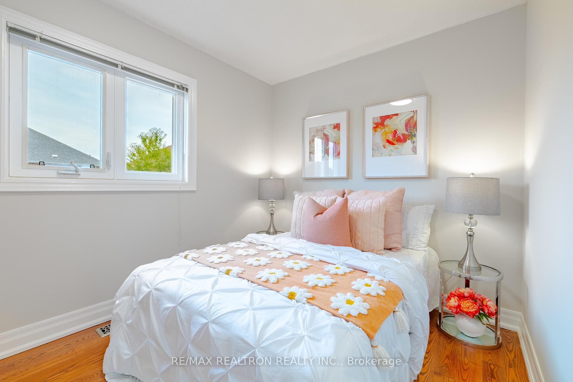 28 Marydale Avenue photo 29