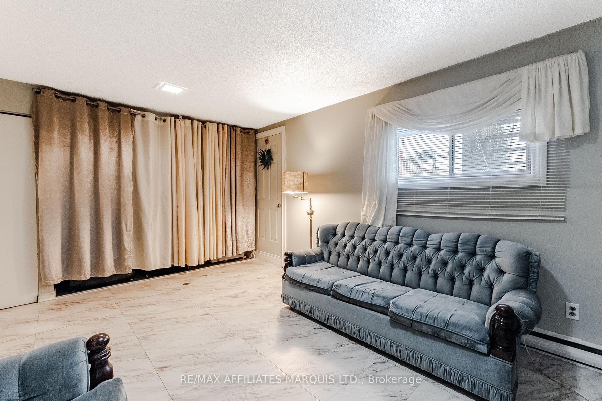 812 Glengarry Boulevard photo 34