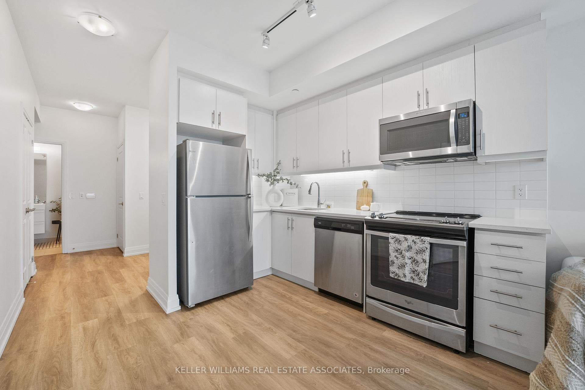 17 Zorra Street Unit 1608 photo 9