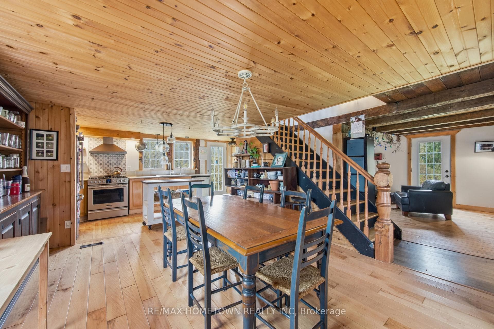 630 Lake Street photo 17