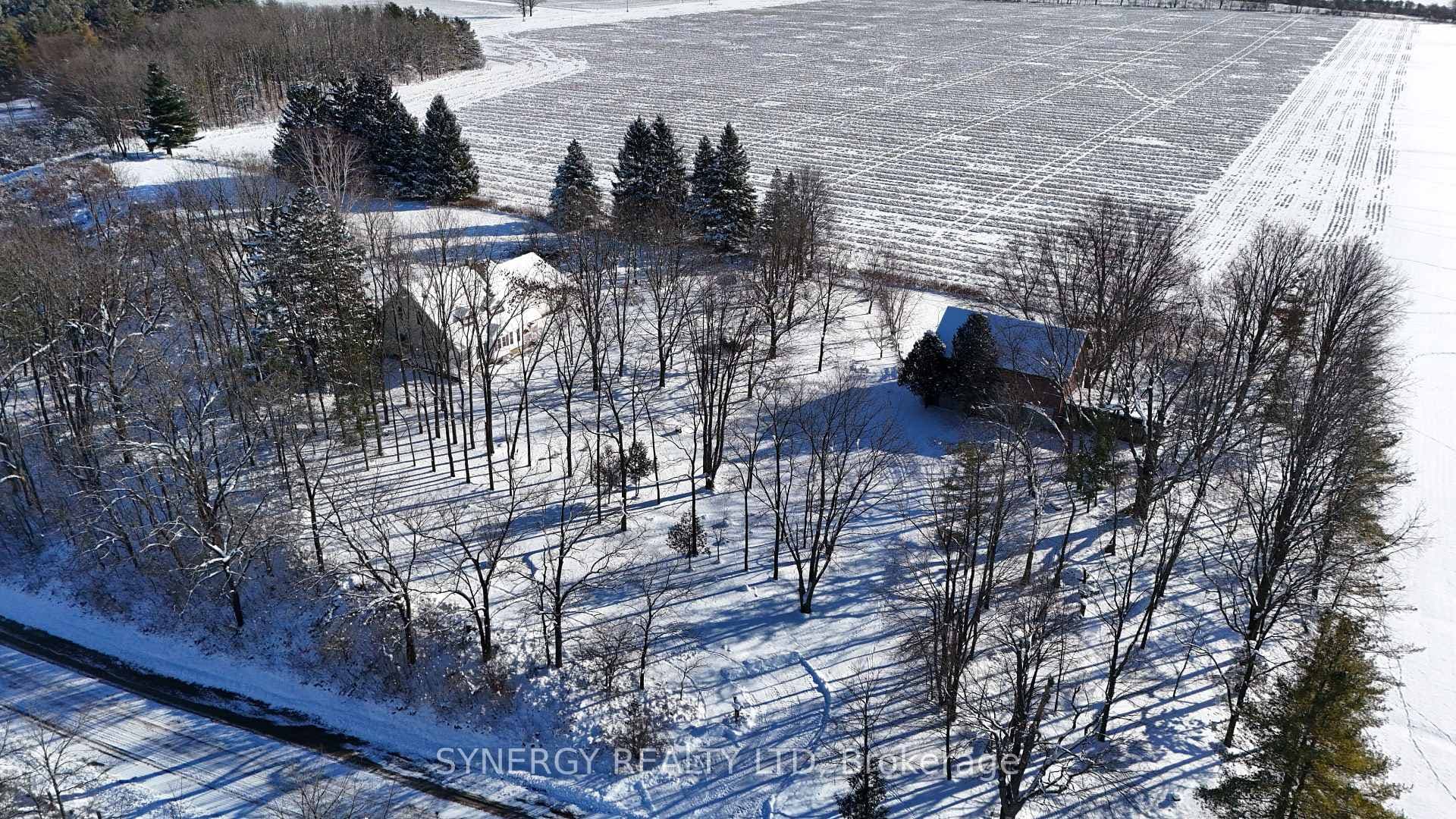 3157 Buttonwood Drive photo 2