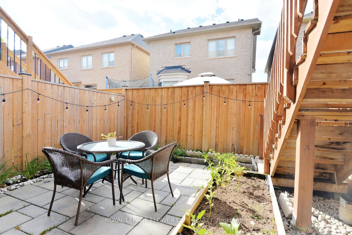 80 Rockman Crescent photo 35