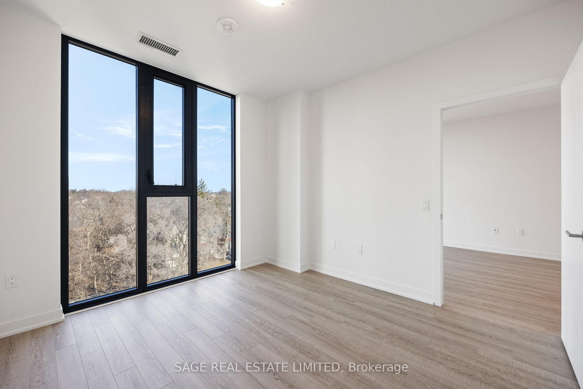 250 Lawrence Avenue Unit 704 photo 5