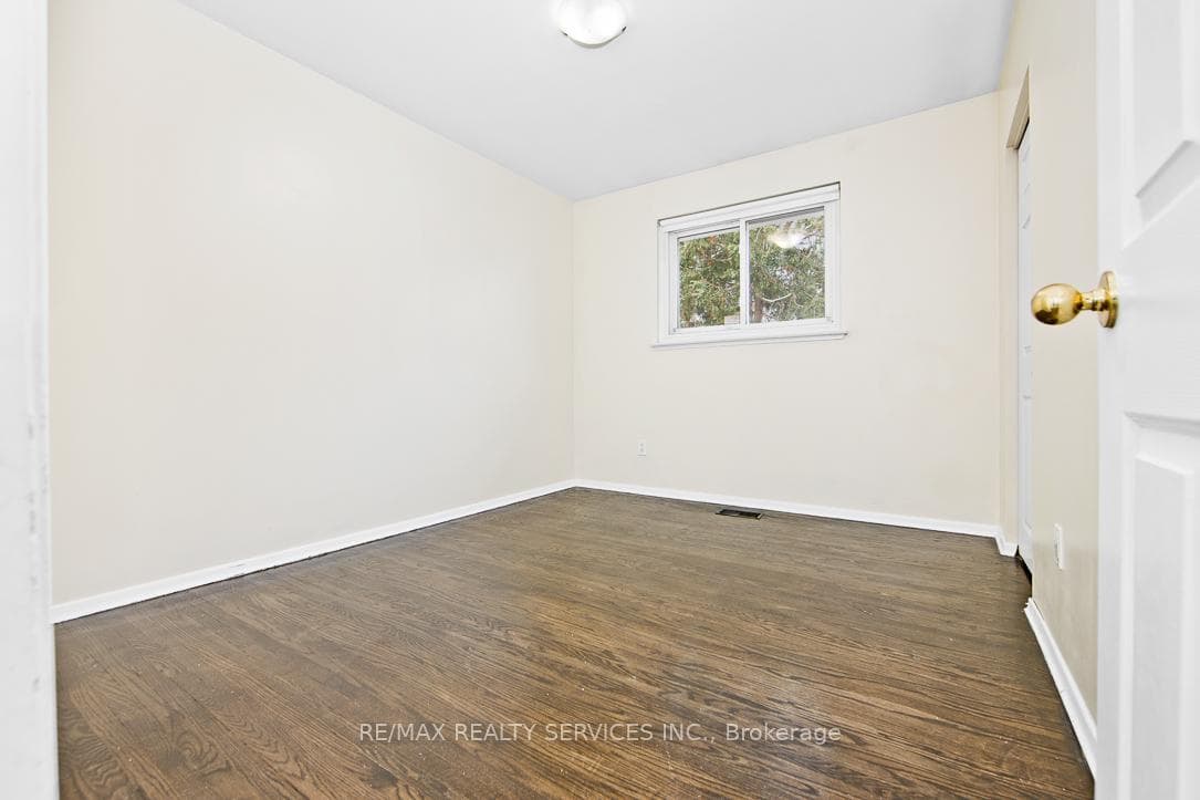 58 Watson Crescent photo 10