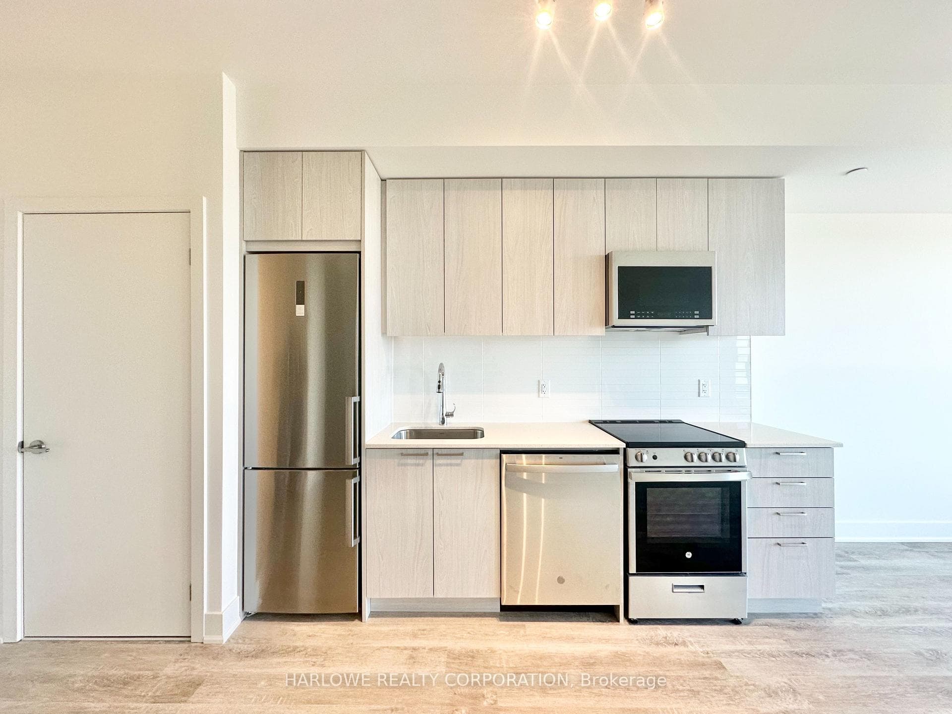 185 Deerfield Road Unit 508 photo 9