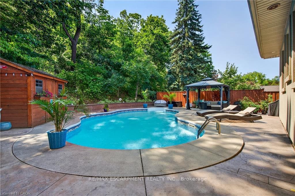 48 Brentwood Drive photo 3