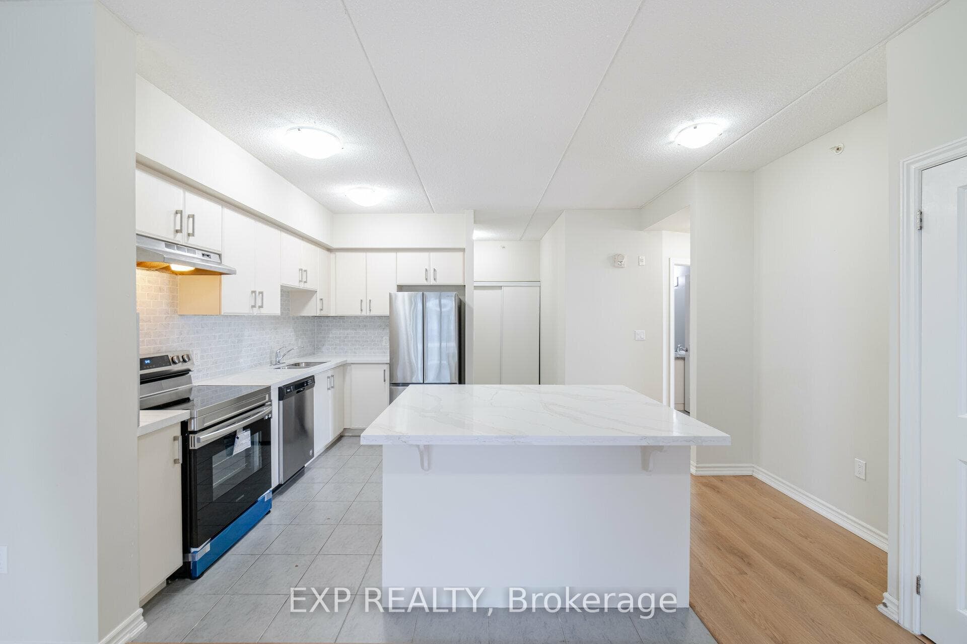 640 Sauve Street Unit 402 photo 4