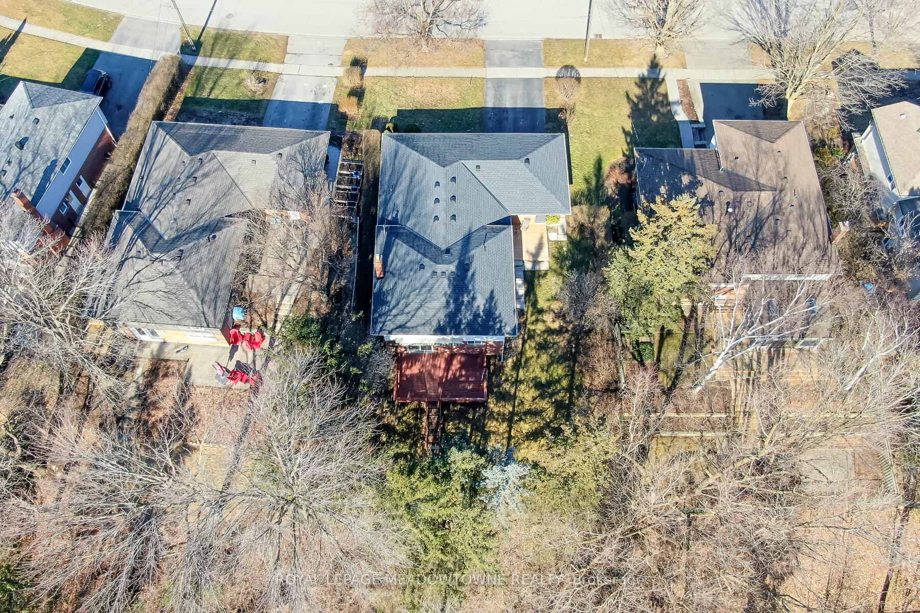 30 Regan Crescent photo 35