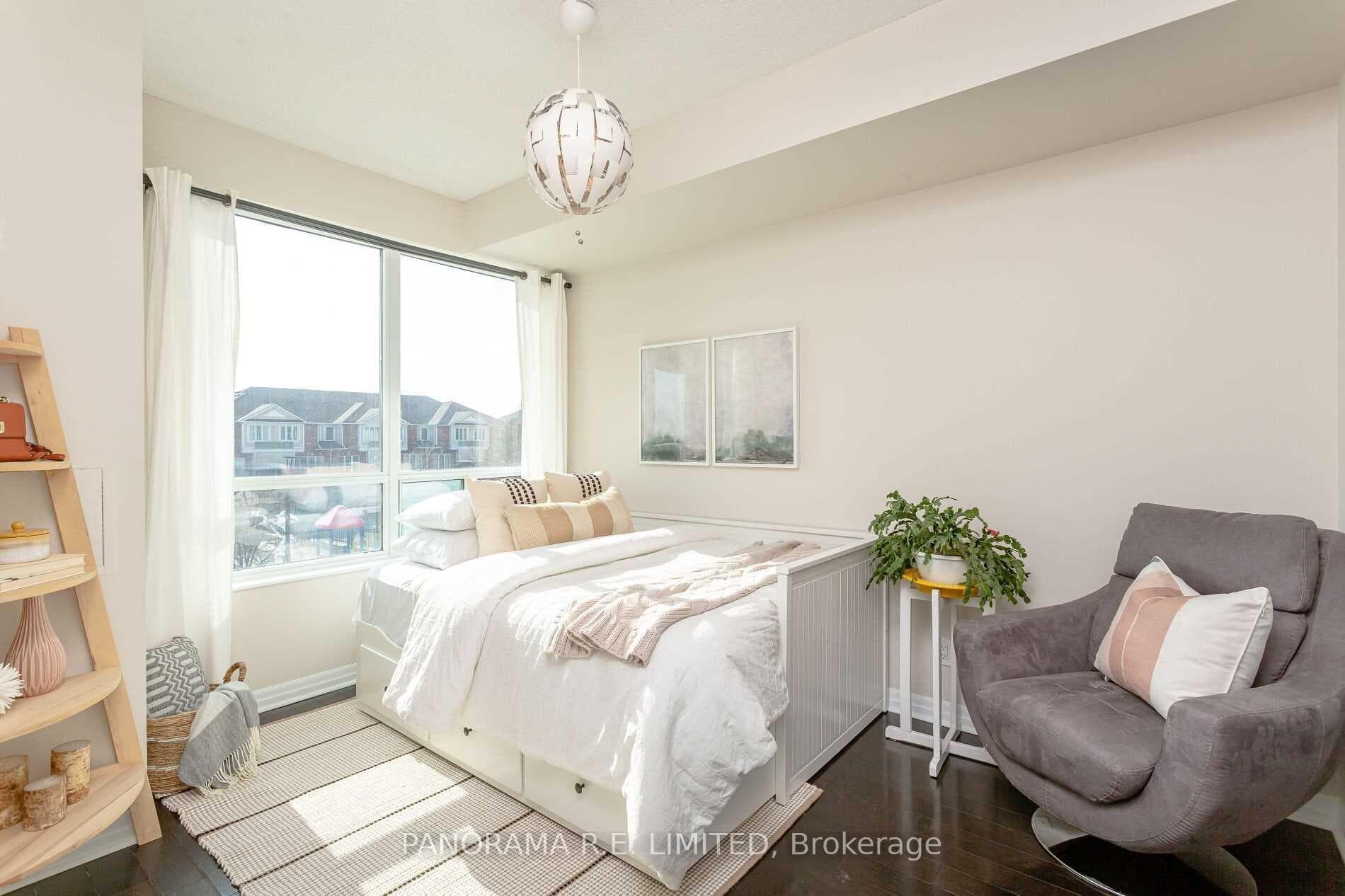 1359 Rathburn Road Unit 210 photo 8