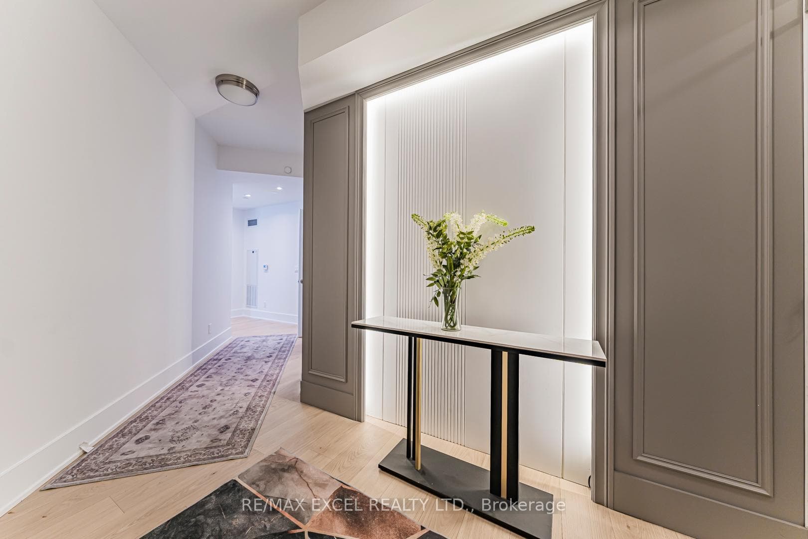 1 Edgewater Drive Unit 510 photo 4