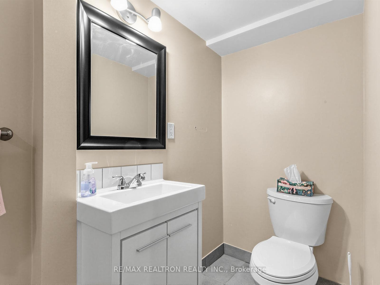 380 Browndale Crescent photo 27