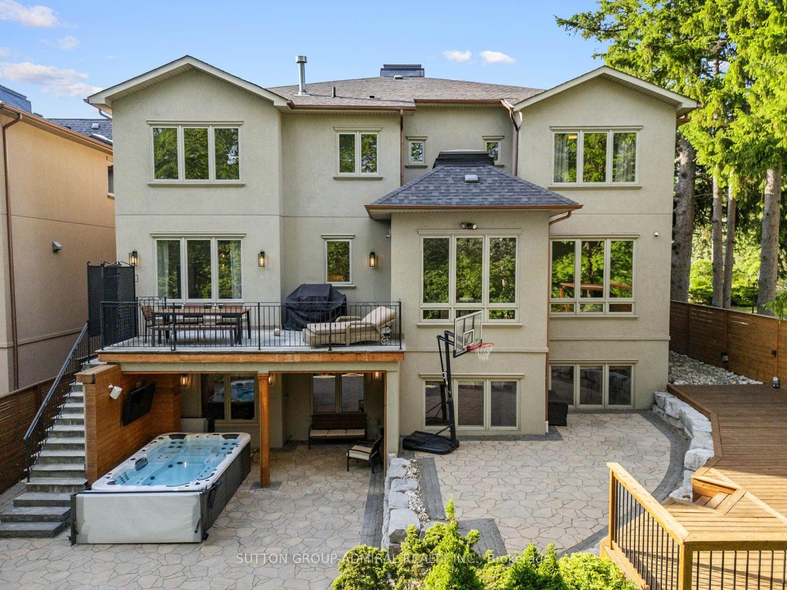 35 Wentworth Avenue photo 43