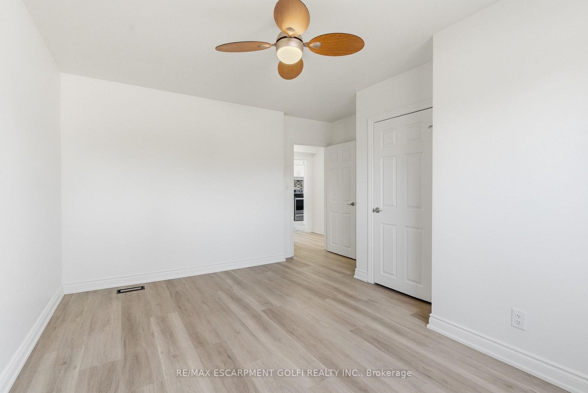 216 Walter Avenue photo 12