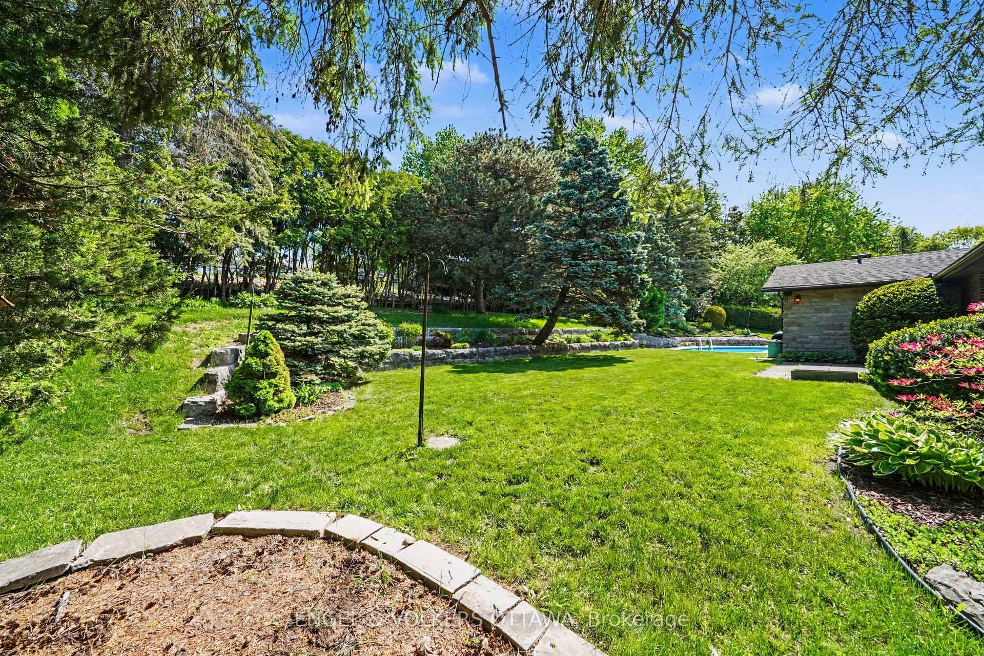 17 Goodwood Drive photo 45