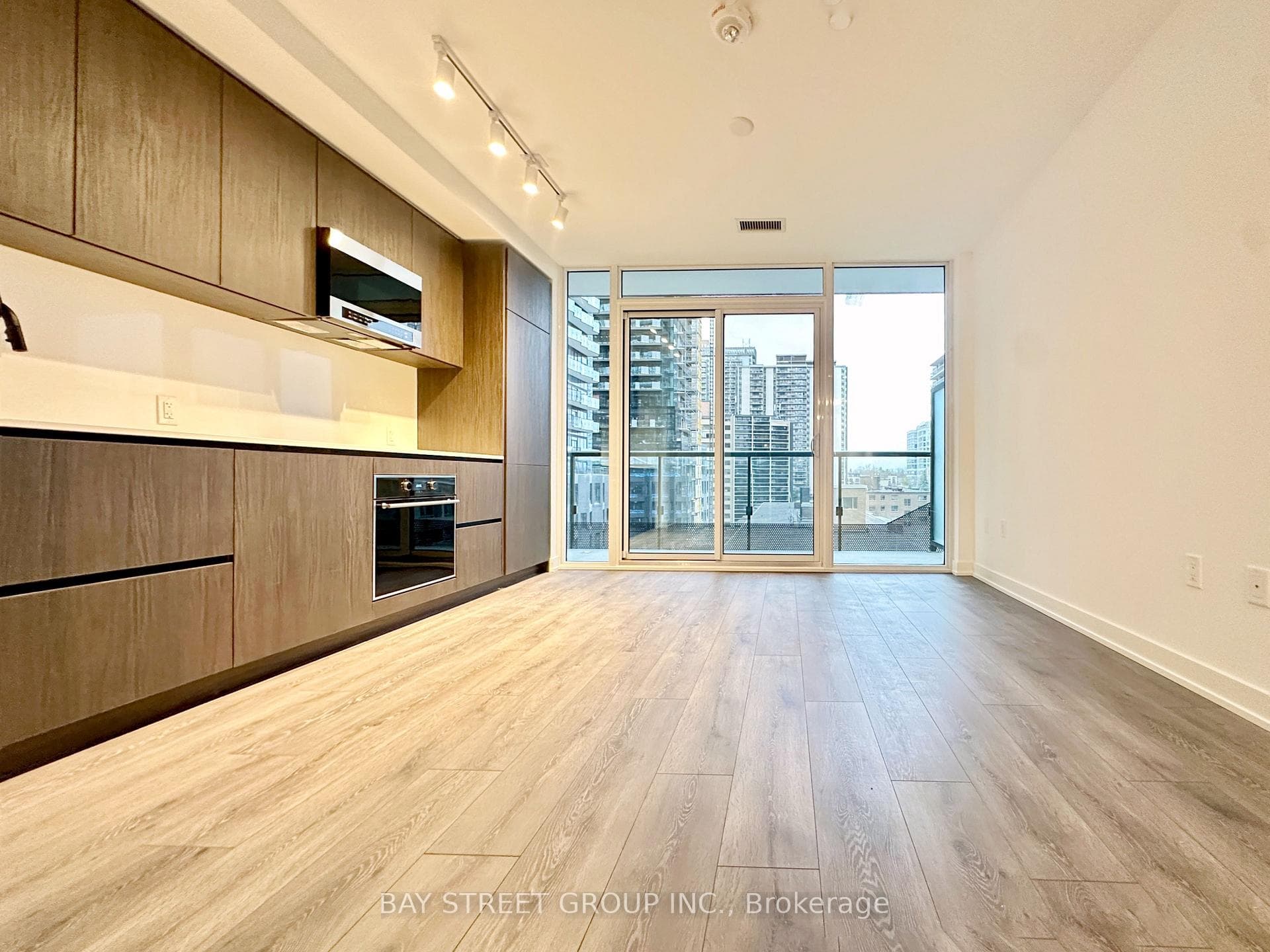 117 BROADWAY Avenue Unit 611 photo 19