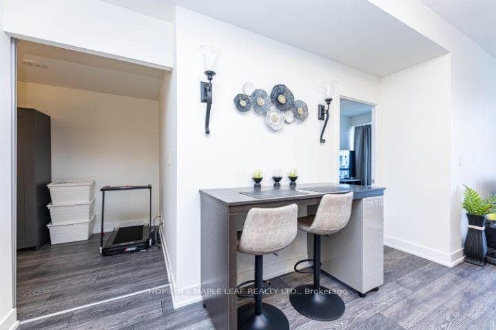 180 Fairview Mall Drive Unit 308 photo 22