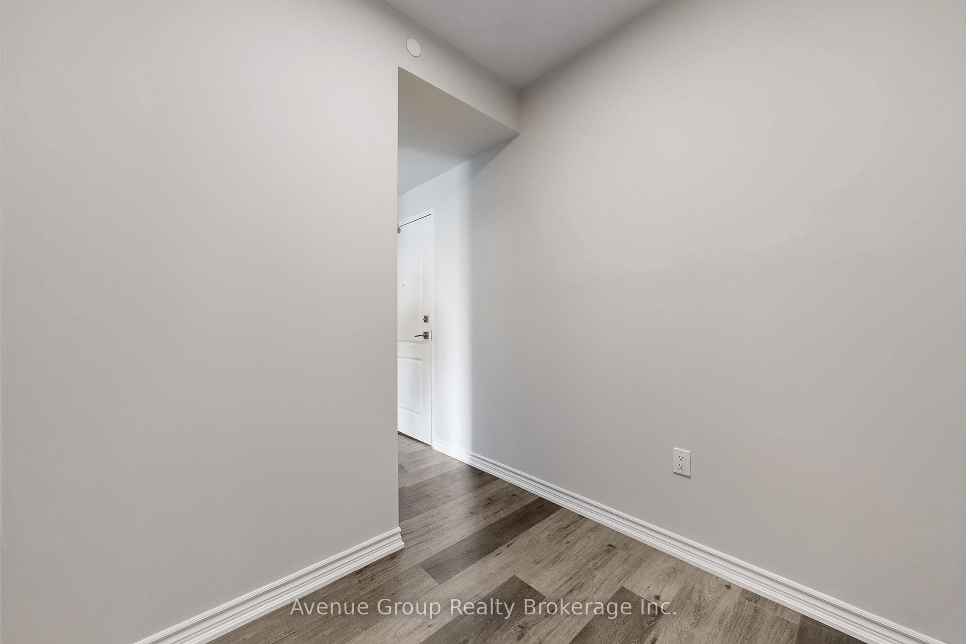 5055 Greenlane Road Unit 520 photo 17